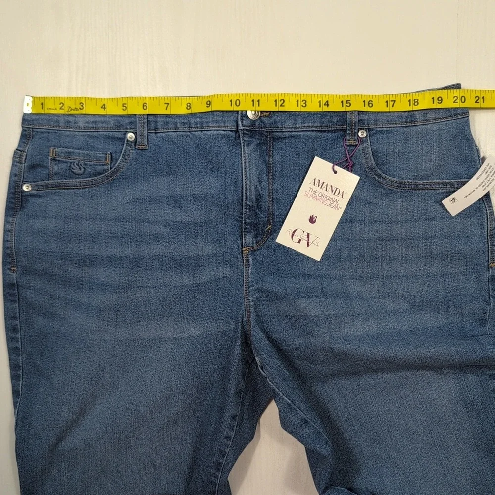 Gloria Vanderbilt Amanda Slimming Tapered Leg Jeans Blue 18W Short NWT - Picture 8 of 13